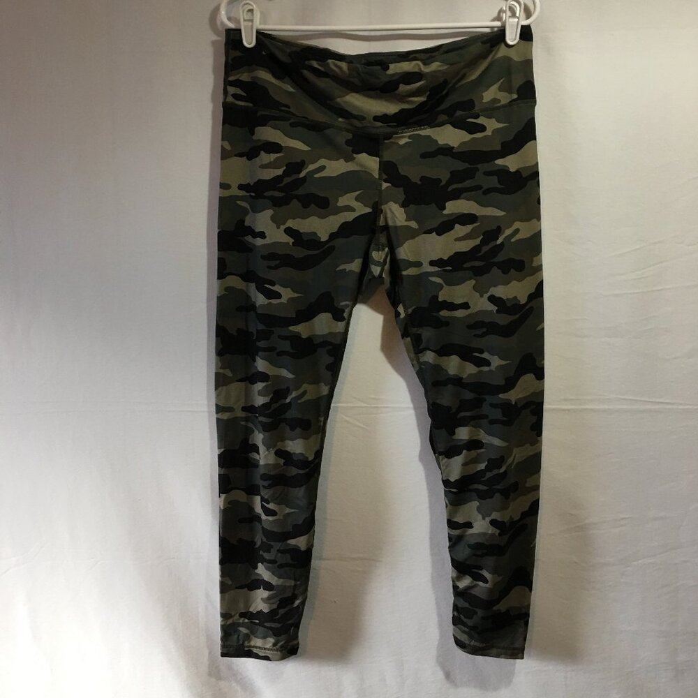 Rae Mode Camo print Capri Leggings